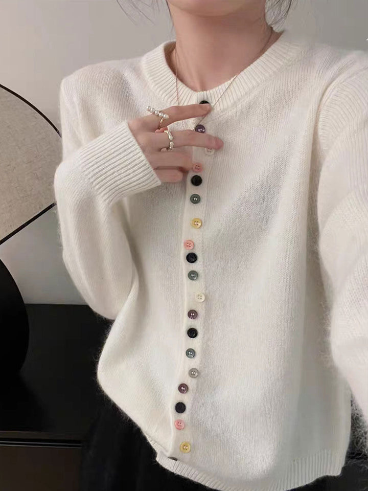 Livia | Zeitlose Strickjacke mit dezentem Design