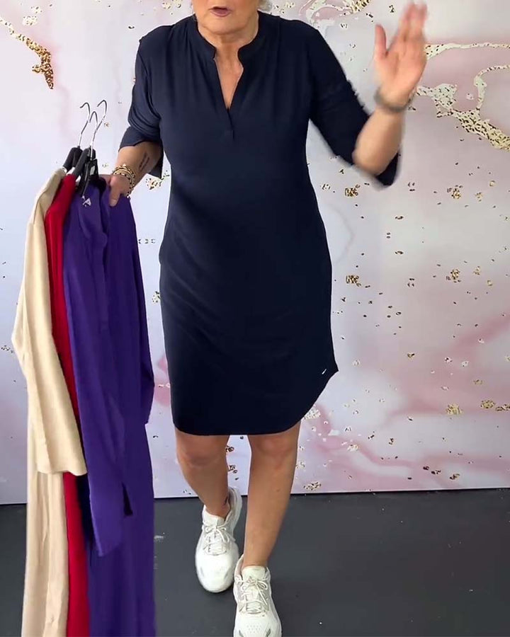 Klara | Schlichtes Kleid mit V-Ausschnitt und Charme