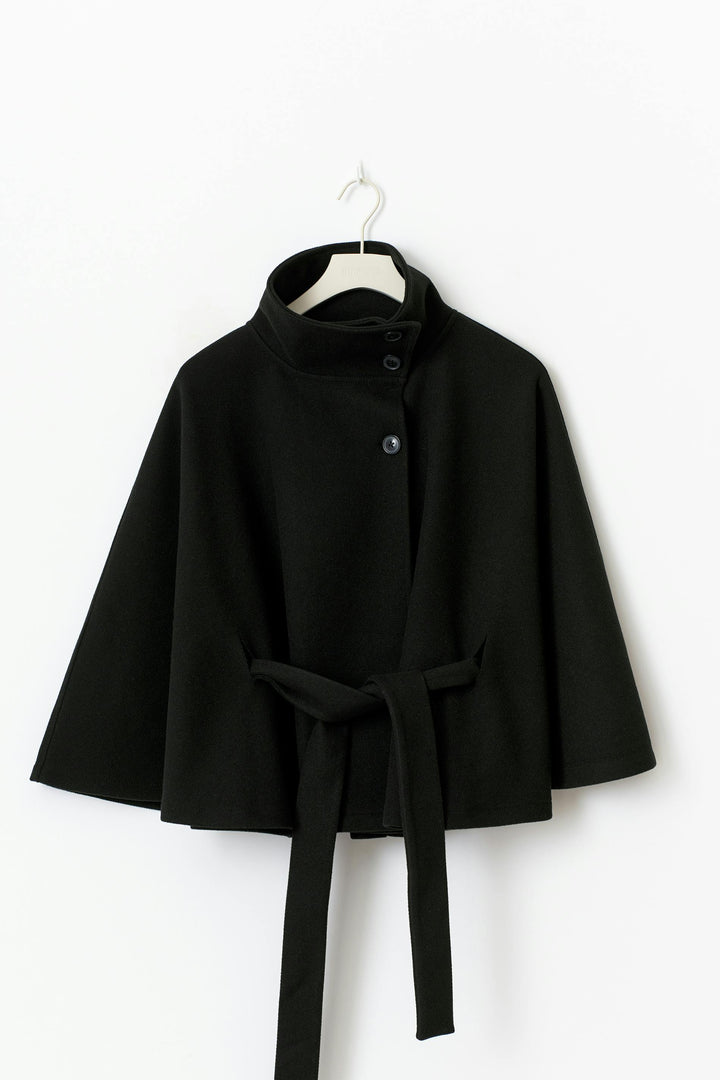 Sophie | Elegante Jacke Damen mit High-Neck & Gürtel