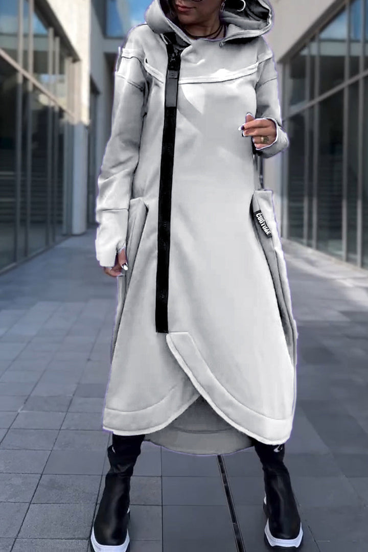 Theresa | Kapuzenkleid mit langen Ärmeln & asymmetrischem Saum