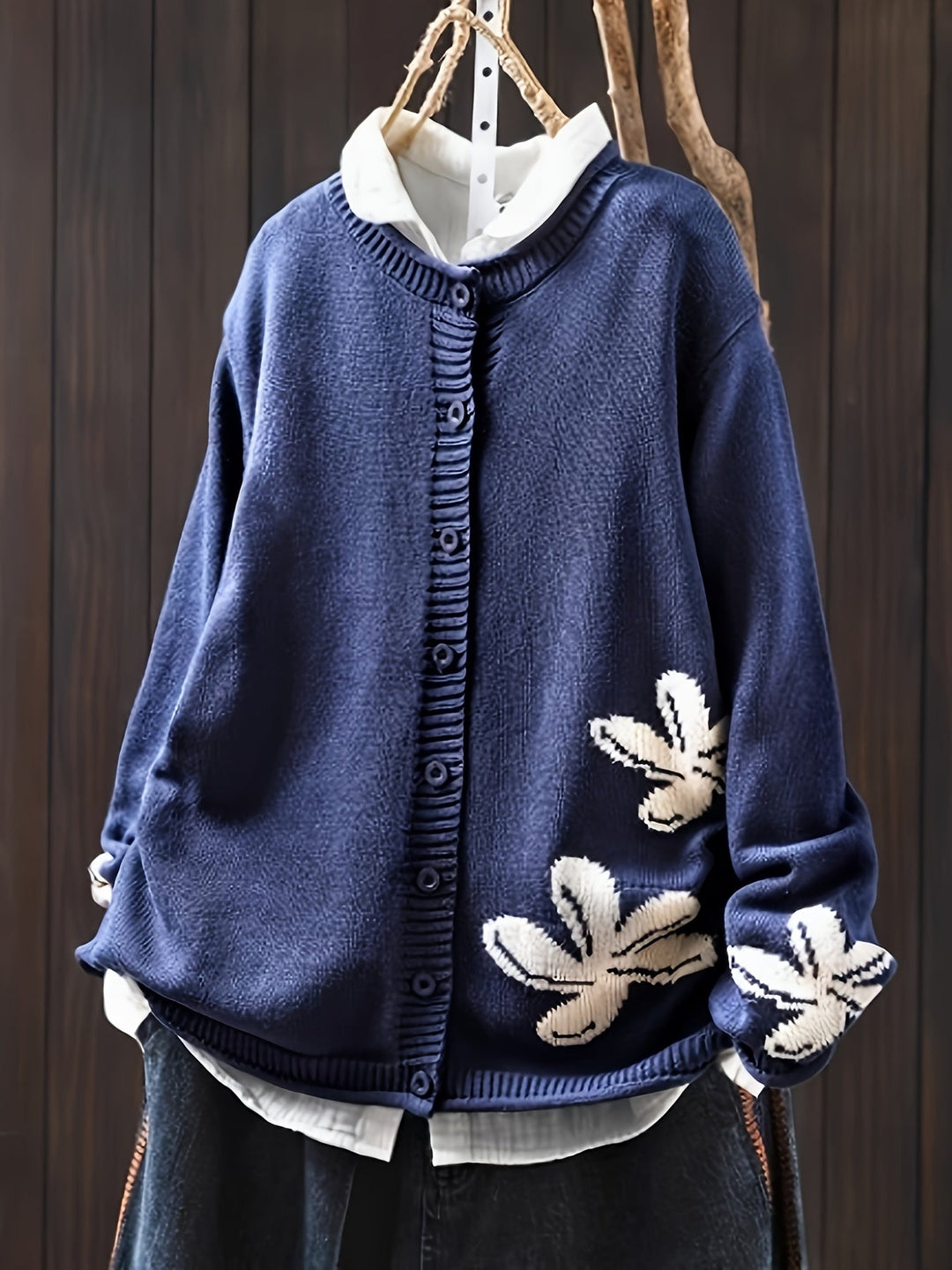 Lena | Feiner Strickpullover mit floralen Details