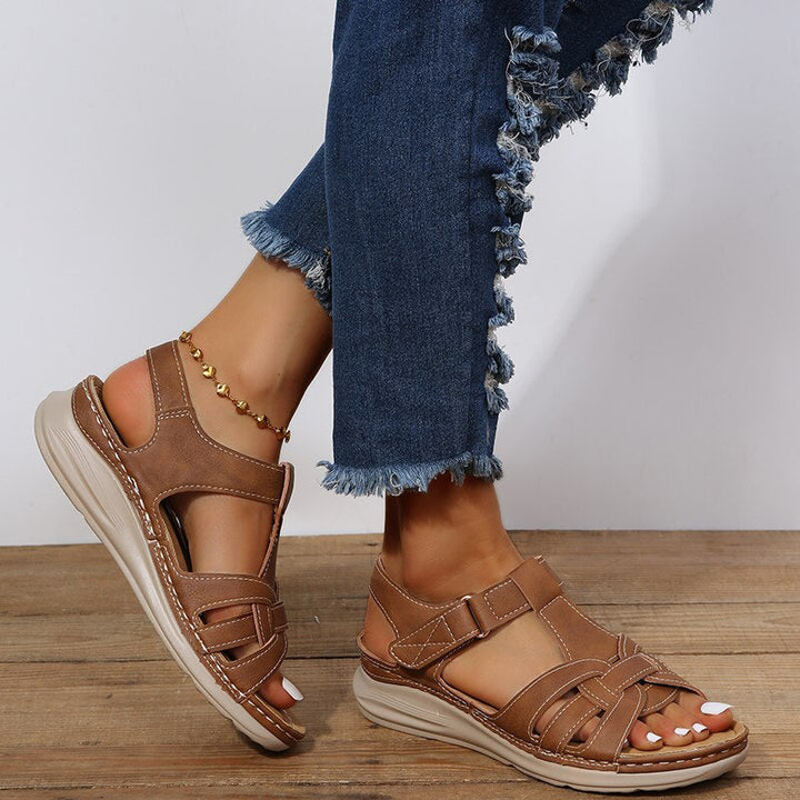 Greta | Sommerliche Wandersandalen Damen Stil
