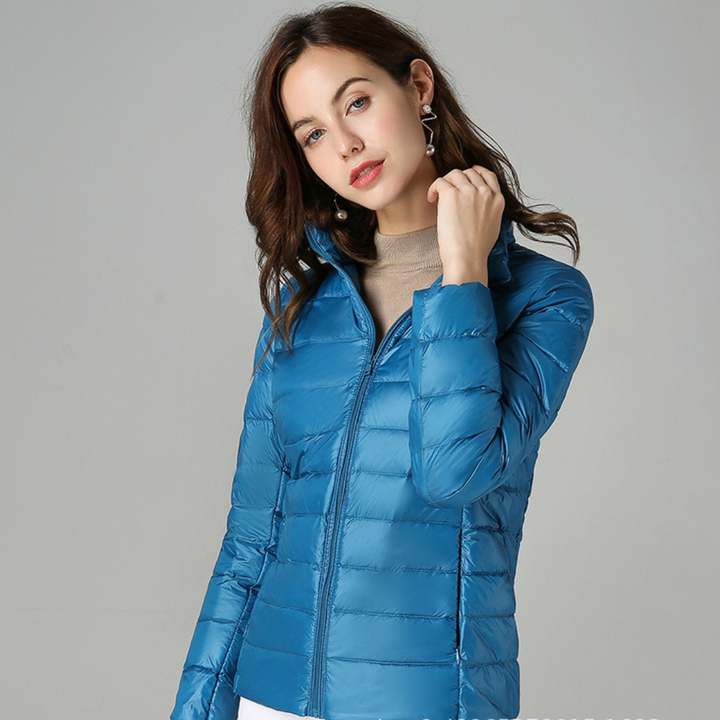 Lucia | Ultraleichte Damenjacke für Alltag und Reisen