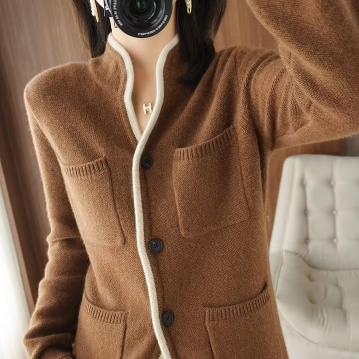 Alexa | Kuschelige Damen-Strickjacke für kalte Tage