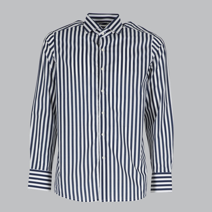 Klassisch gestreiftes Hemd mit Stil