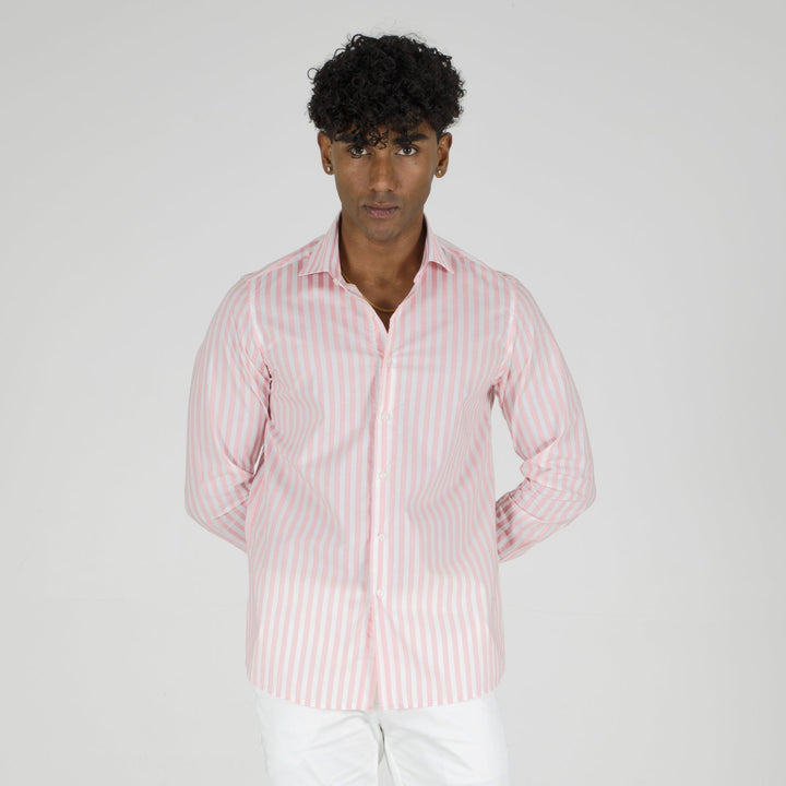 Klassisch gestreiftes Hemd mit Stil