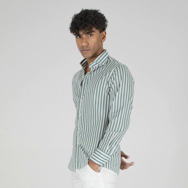 Klassisch gestreiftes Hemd mit Stil