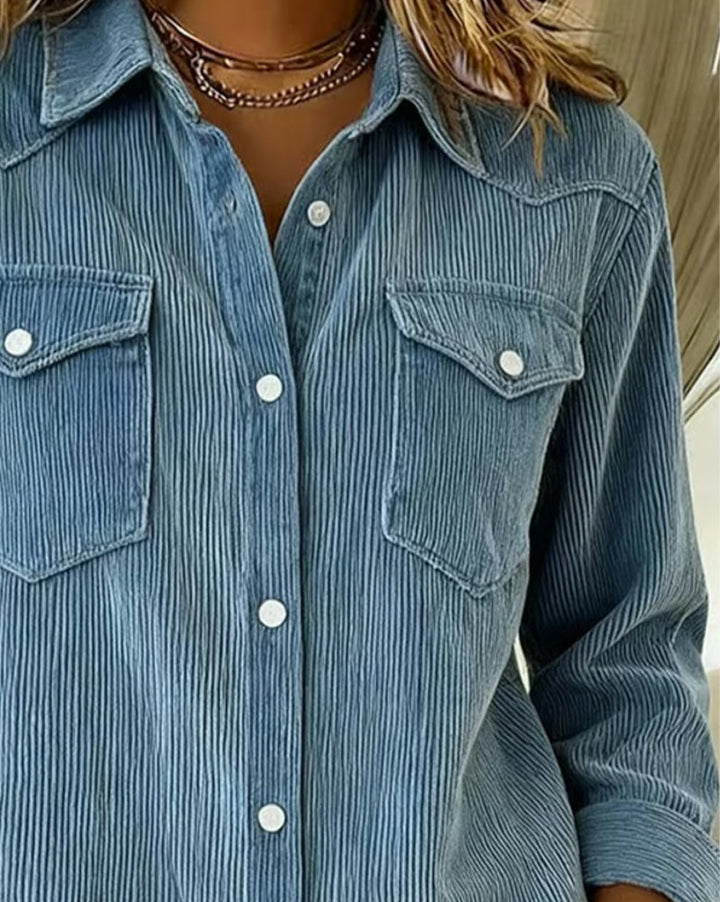 Nina | Modische Damenbluse mit Revers und Knöpfen elegant