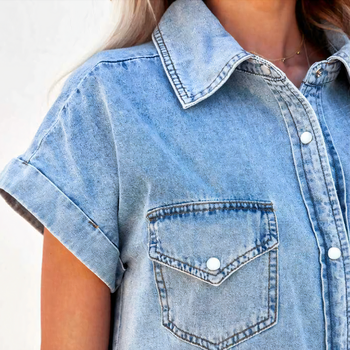 Jolijn | Feminines Jeanskleid mit modernem Schnitt