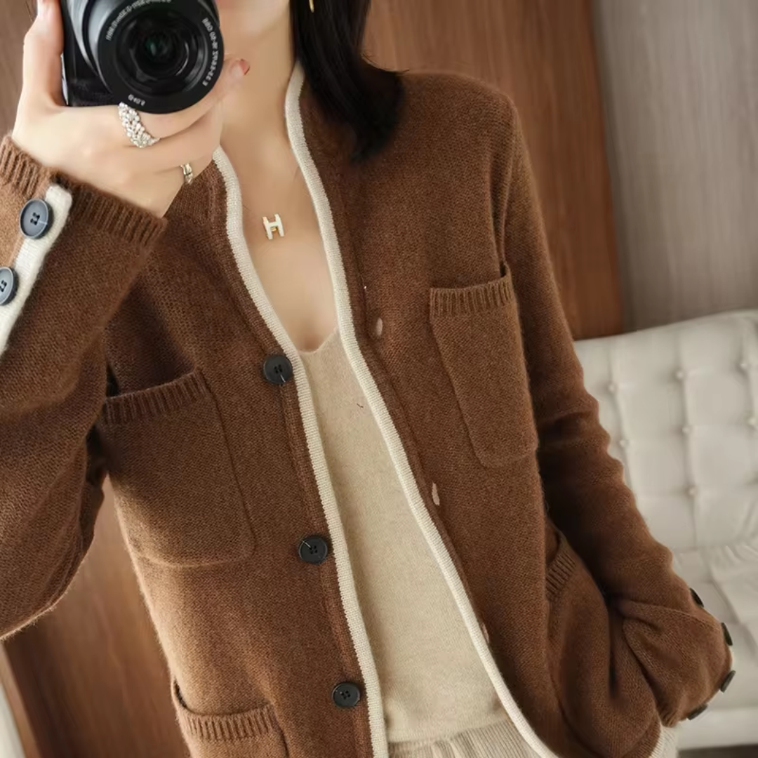 Alexa | Kuschelige Damen-Strickjacke für kalte Tage