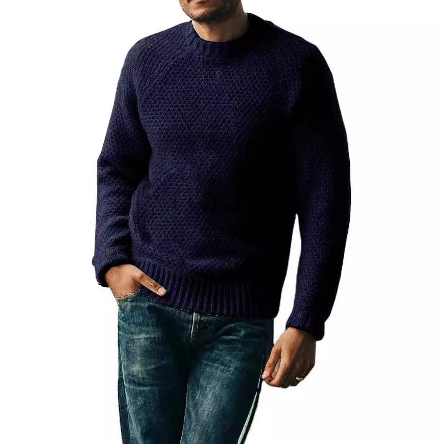 Winterlicher Herrenpullover mit Rundhals und Strickstruktur