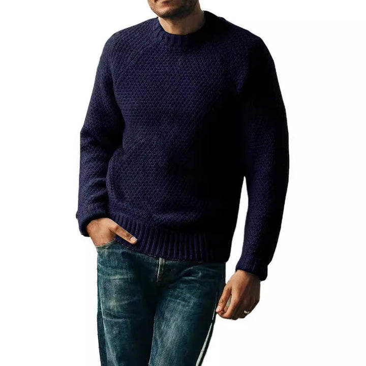 Winterlicher Herrenpullover mit Rundhals und Strickstruktur