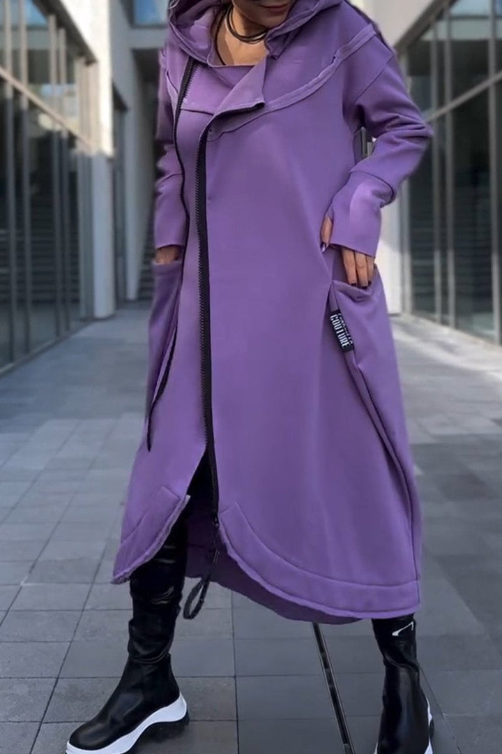 Theresa | Kapuzenkleid mit langen Ärmeln & asymmetrischem Saum