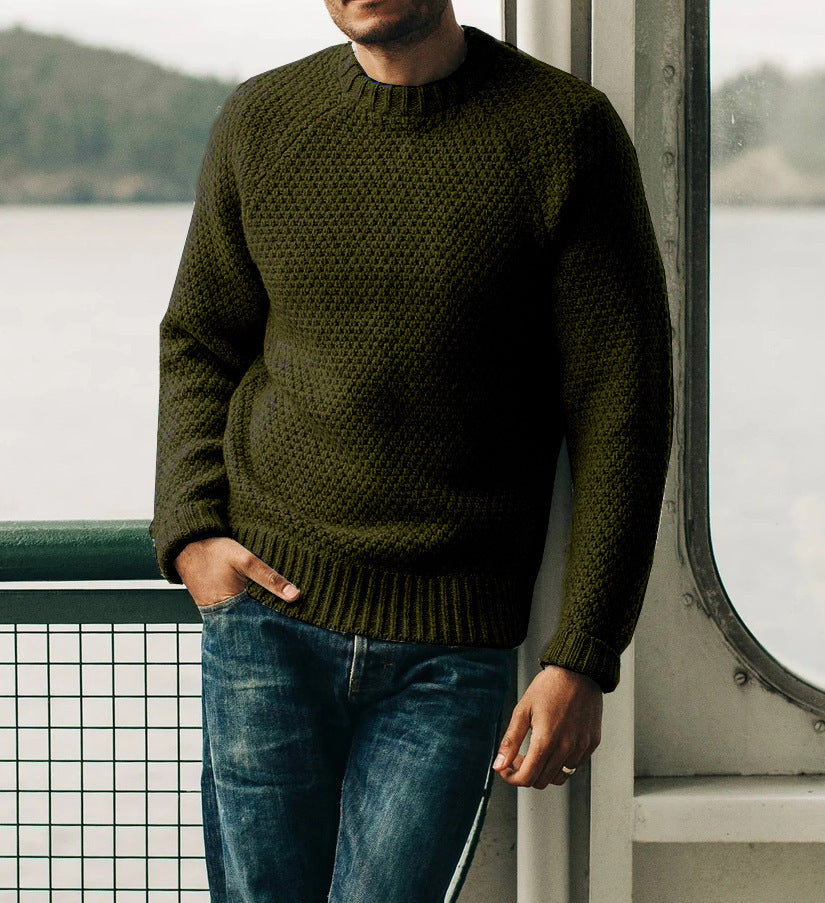 Winterlicher Herrenpullover mit Rundhals und Strickstruktur