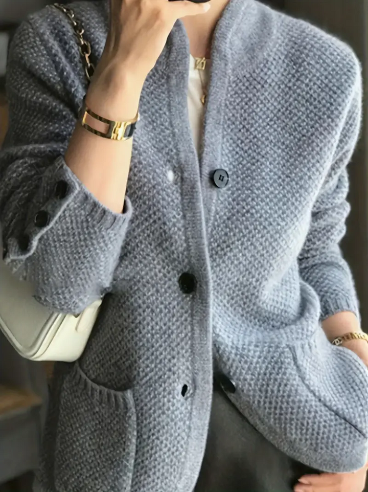 Felicia | Zeitlose Strickjacke für jeden Anlass
