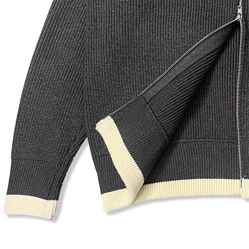 Warme Strickjacke mit Reißverschluss und hohem Rollkragen