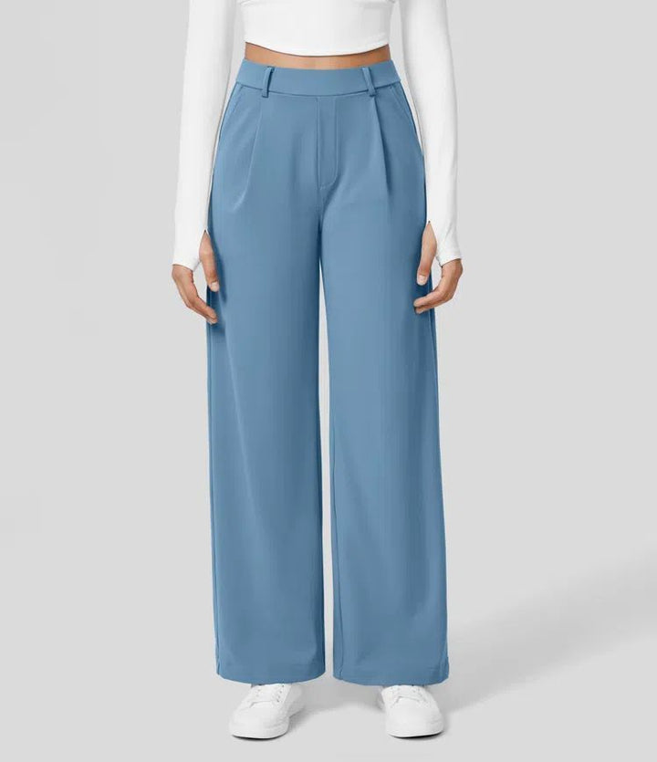 Bundfaltenhose mit hoher Taille, geradem Bein und eleganten Seitentaschen
