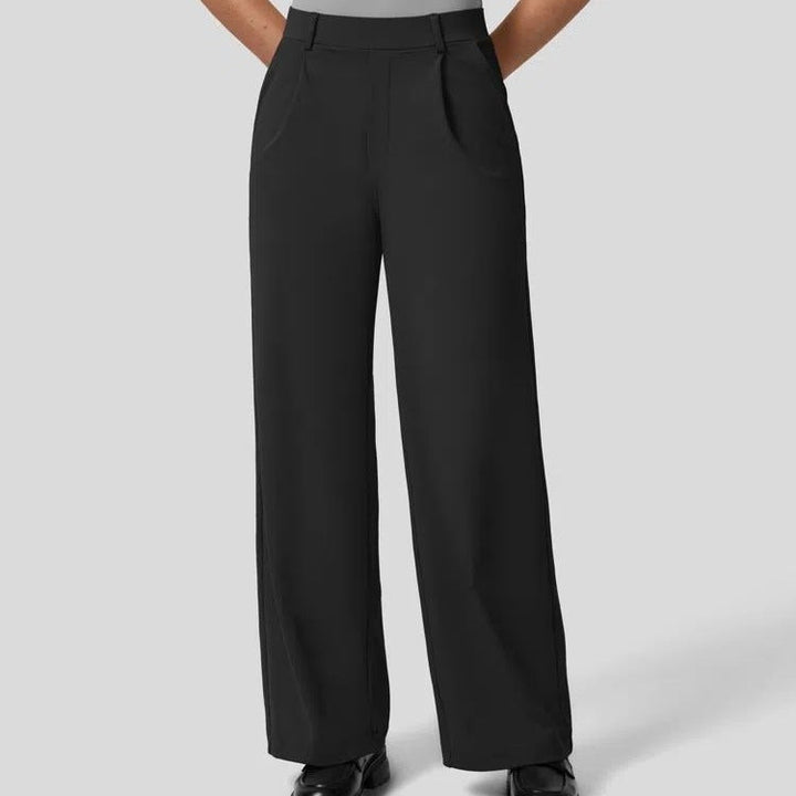 Bundfaltenhose mit hoher Taille, geradem Bein und eleganten Seitentaschen