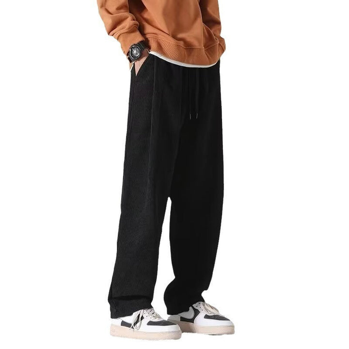 Jan | Retro-Sporthose für den Alltag im Herbst