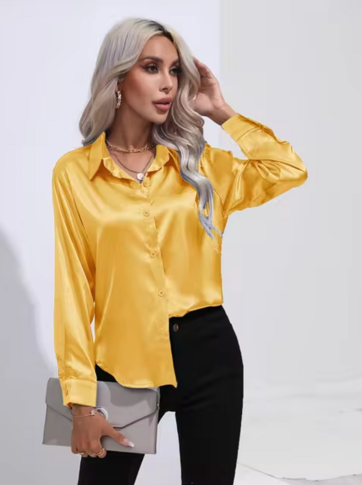 Satinbluse mit langen Ärmeln und elegant schimmerndem Glanz