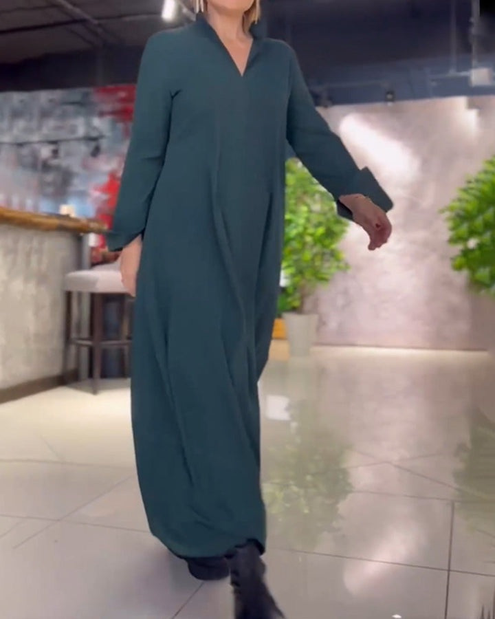 THESS | Langes, lockeres Kleid mit Umschlägen und Seitenschlitz