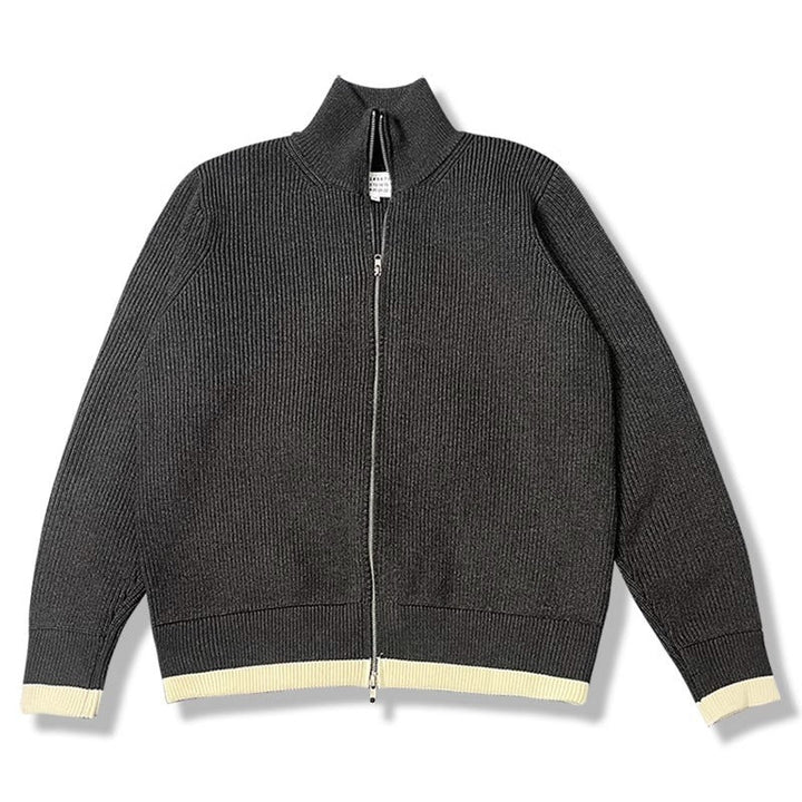 Warme Strickjacke mit Reißverschluss und hohem Rollkragen