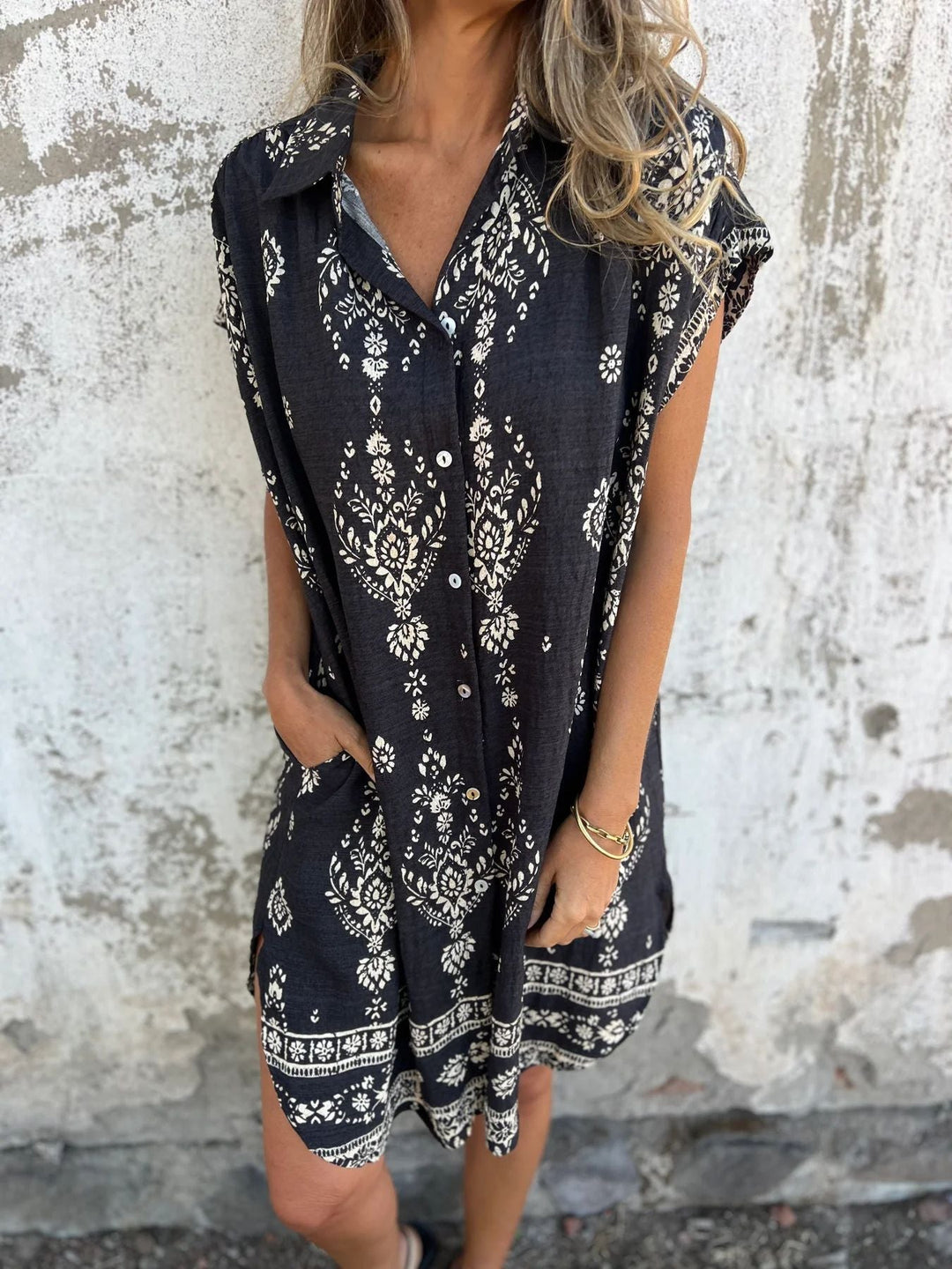 SILKE | Lässiges, locker sitzendes Kleid mit kurzen Ärmeln