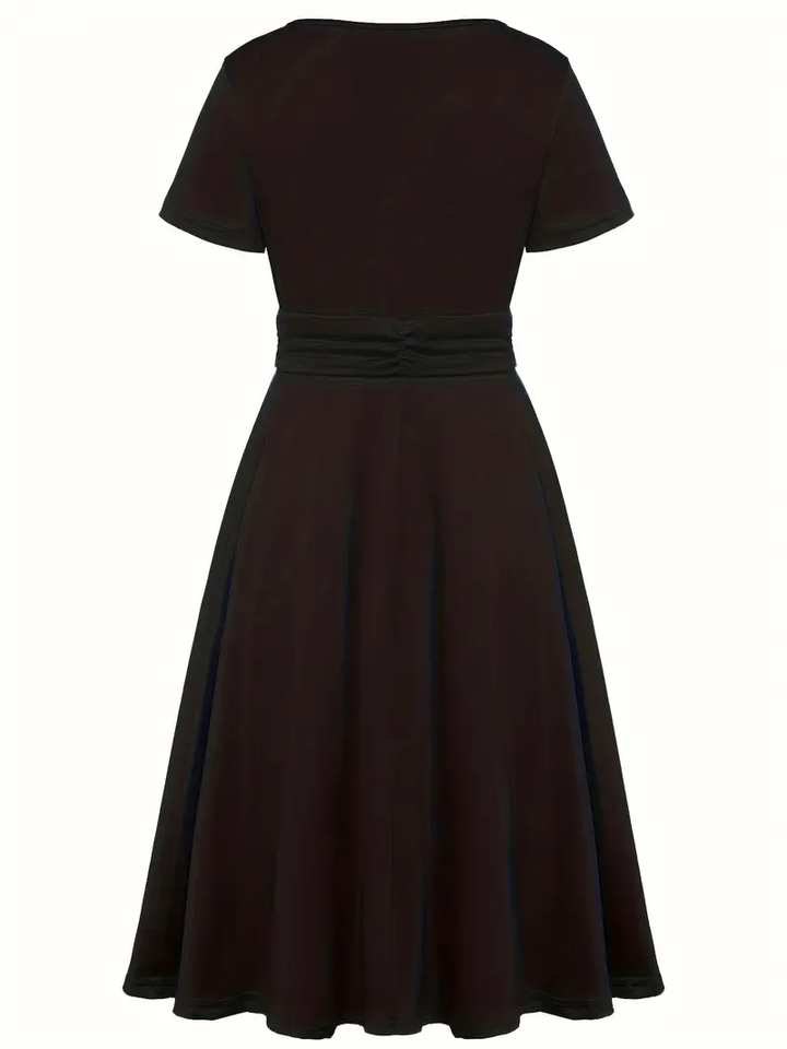 Elisa | V-Ausschnitt Midikleid mit asymmetrischem Saum