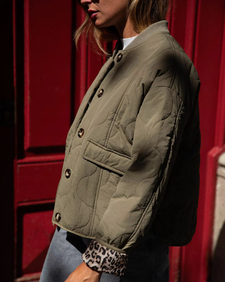 Isabelle | Jacke mit modischem Leopardenmuster