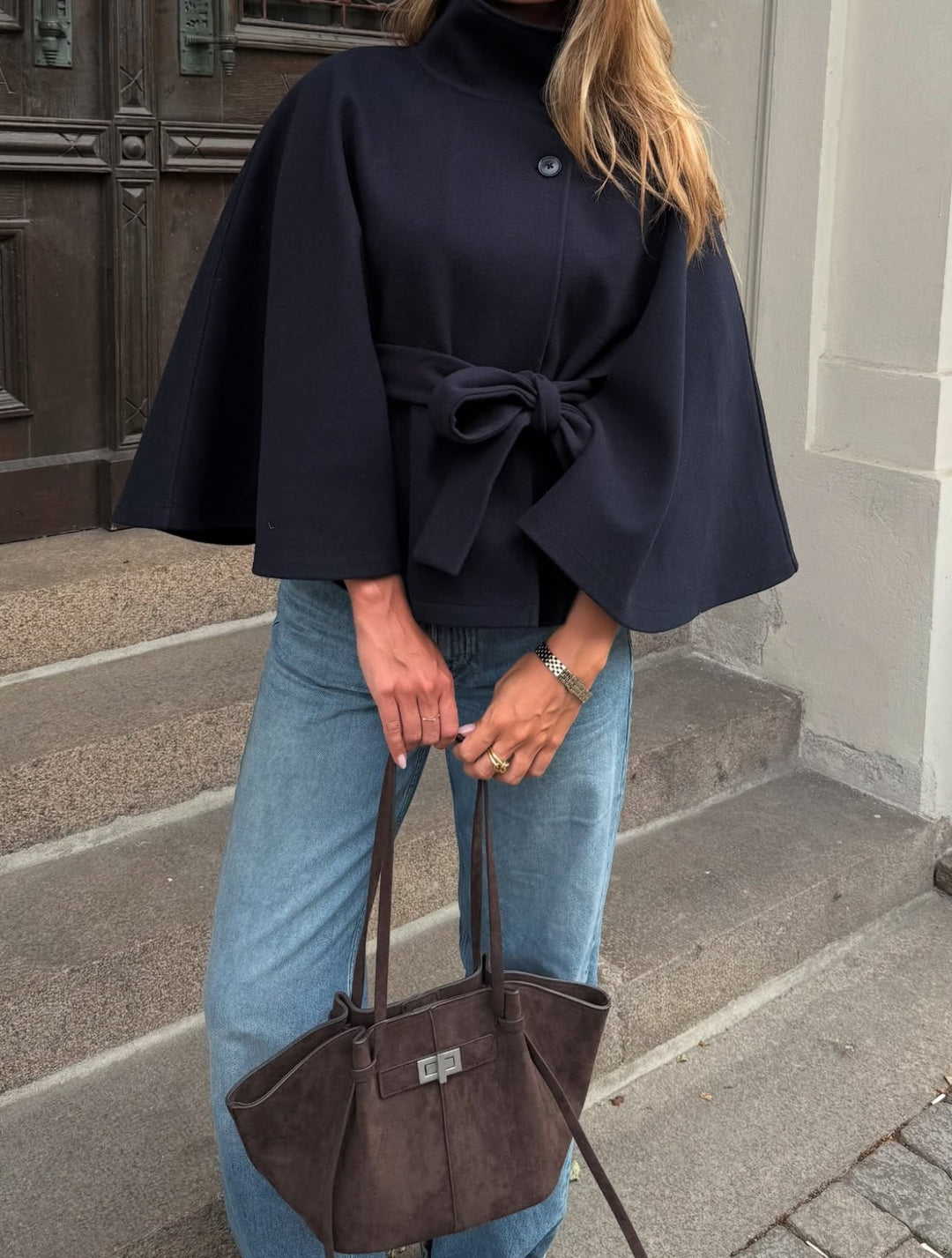 Sophie | Elegante Jacke Damen mit High-Neck & Gürtel