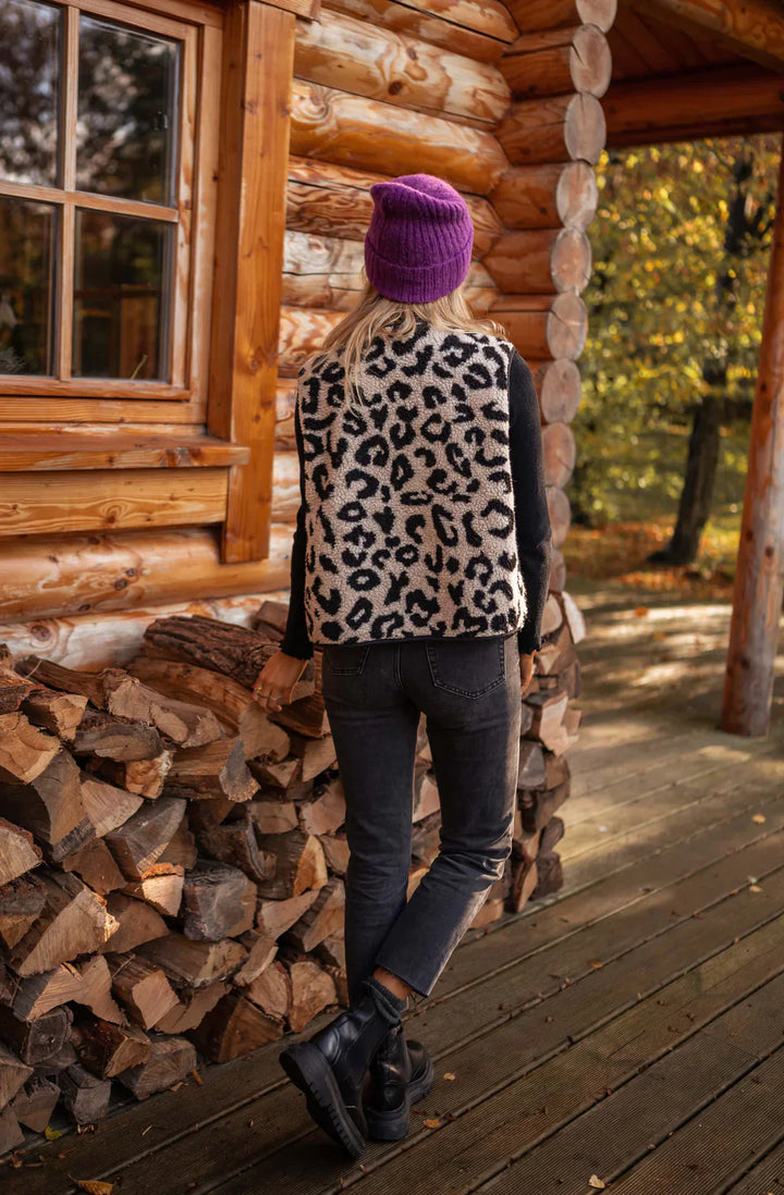 ASTRID | Die Leoparden-Strickweste