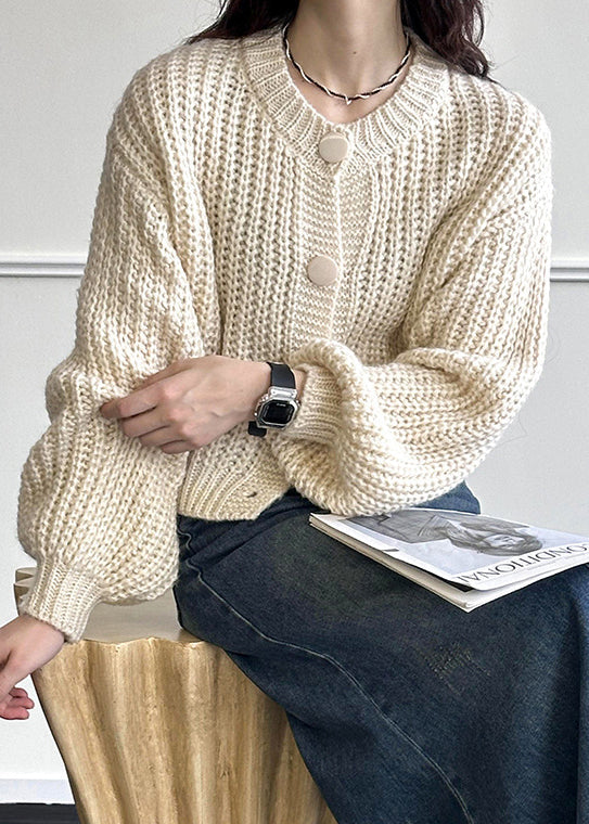 Langärmelige Strickjacke mit O-Ausschnitt, Beige