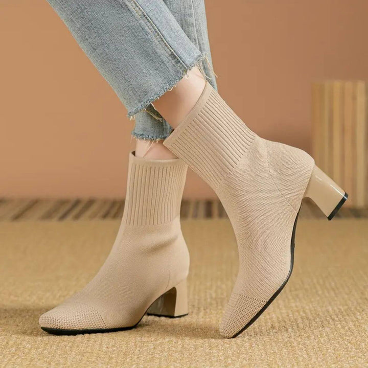 Isabella | Feine gestrickte Damen Stiefeletten mit Stil