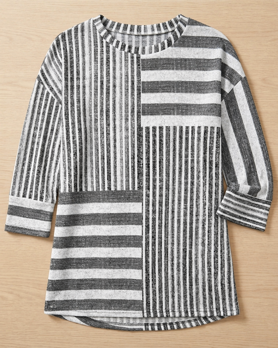 Laura | Lässiges gestreiftes Top mit Druck