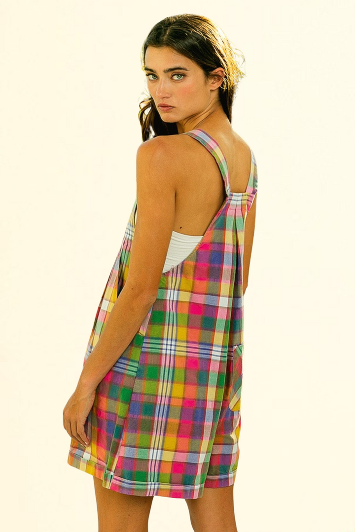Karierter Overall mit weitem Bein und Stil