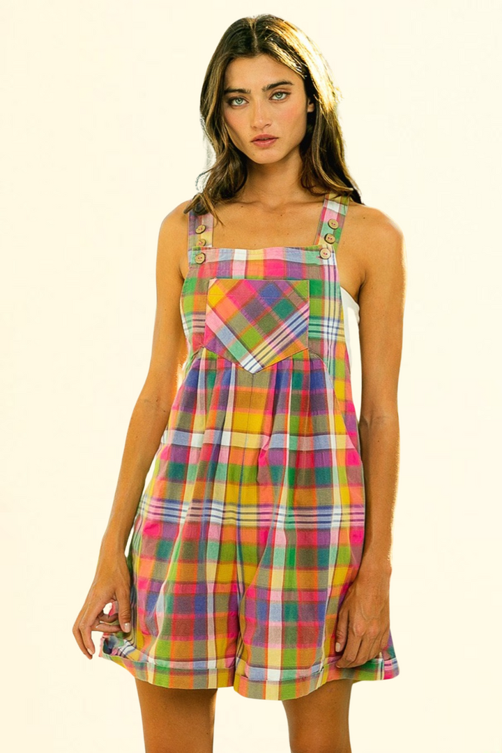 Karierter Overall mit weitem Bein und Stil