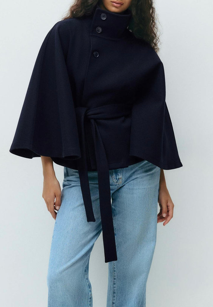 Sophie | Elegante Jacke Damen mit High-Neck & Gürtel