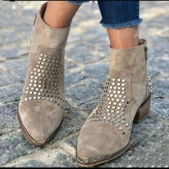 Ella | Modische Stiefeletten Damen Nieten hochwertig