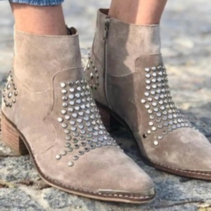 Ella | Modische Stiefeletten Damen Nieten hochwertig