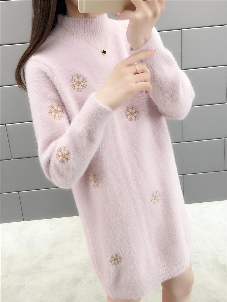 Alina | Damen Strickkleid modern mit Stickerei & langen Ärmeln