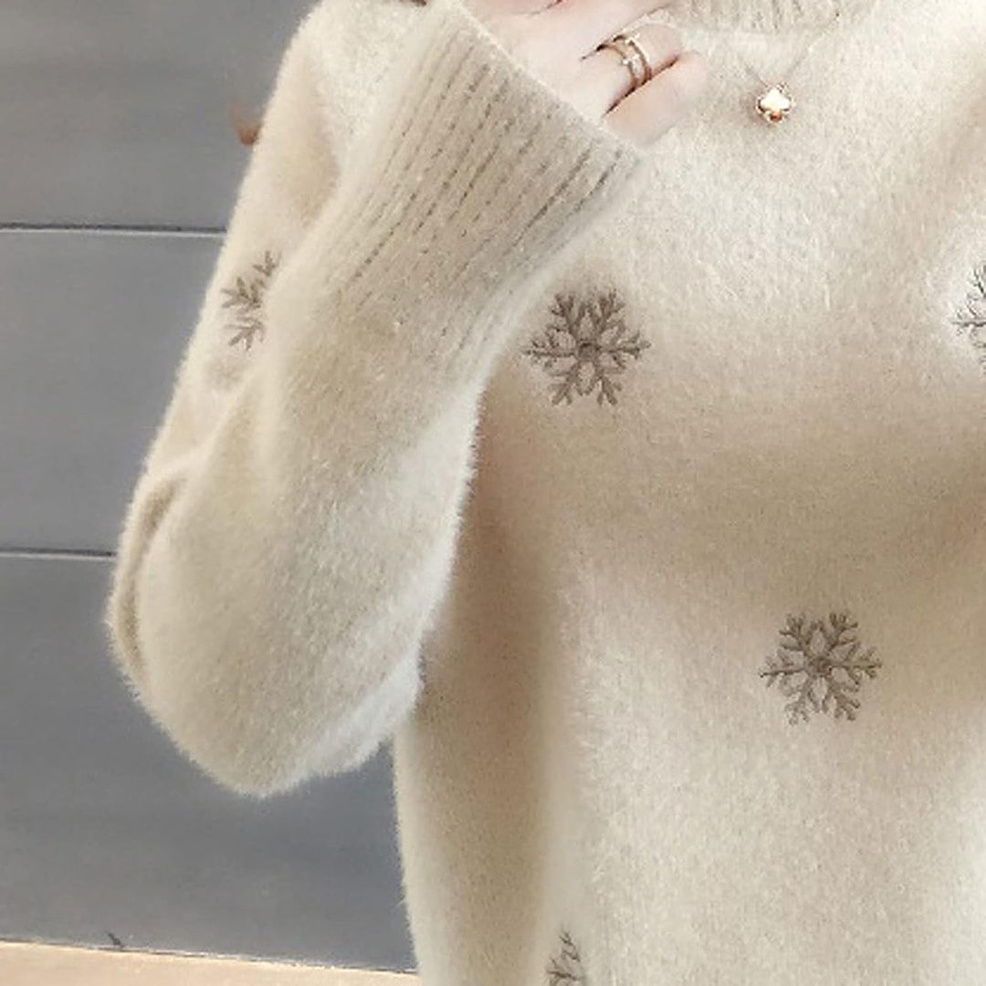 Alina | Damen Strickkleid modern mit Stickerei & langen Ärmeln
