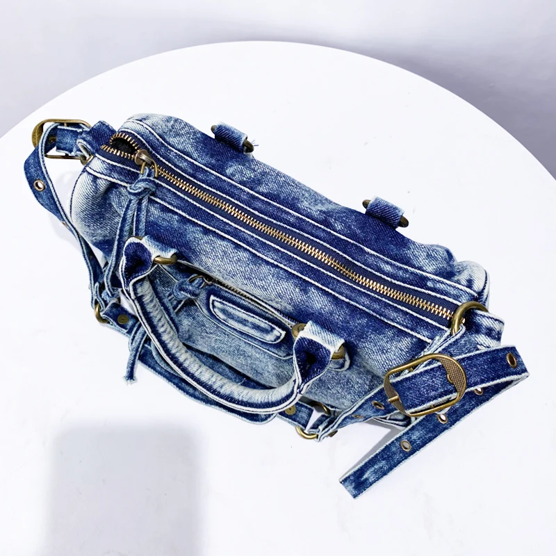 Everly Denim Crossbody Tasche mit verstellbarem Gurt und Reißfach