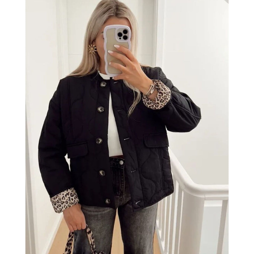 Damenjacke mit Leopardenfutter und Kapuze
