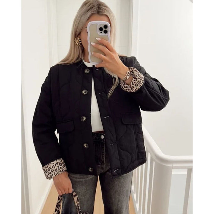 Damenjacke mit Leopardenfutter und Kapuze