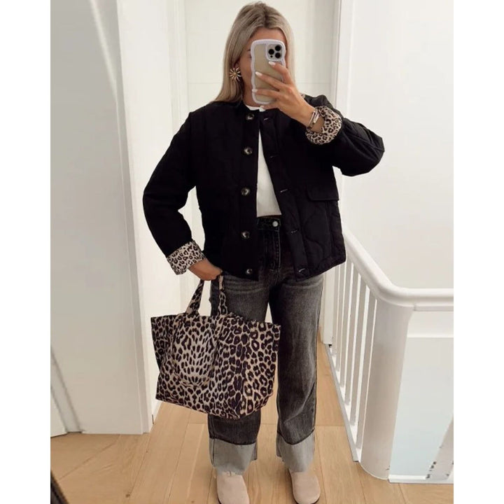 Damenjacke mit Leopardenfutter und Kapuze