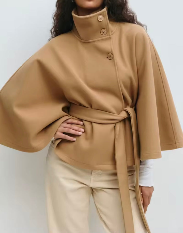 Sophie | Elegante Jacke Damen mit High-Neck & Gürtel