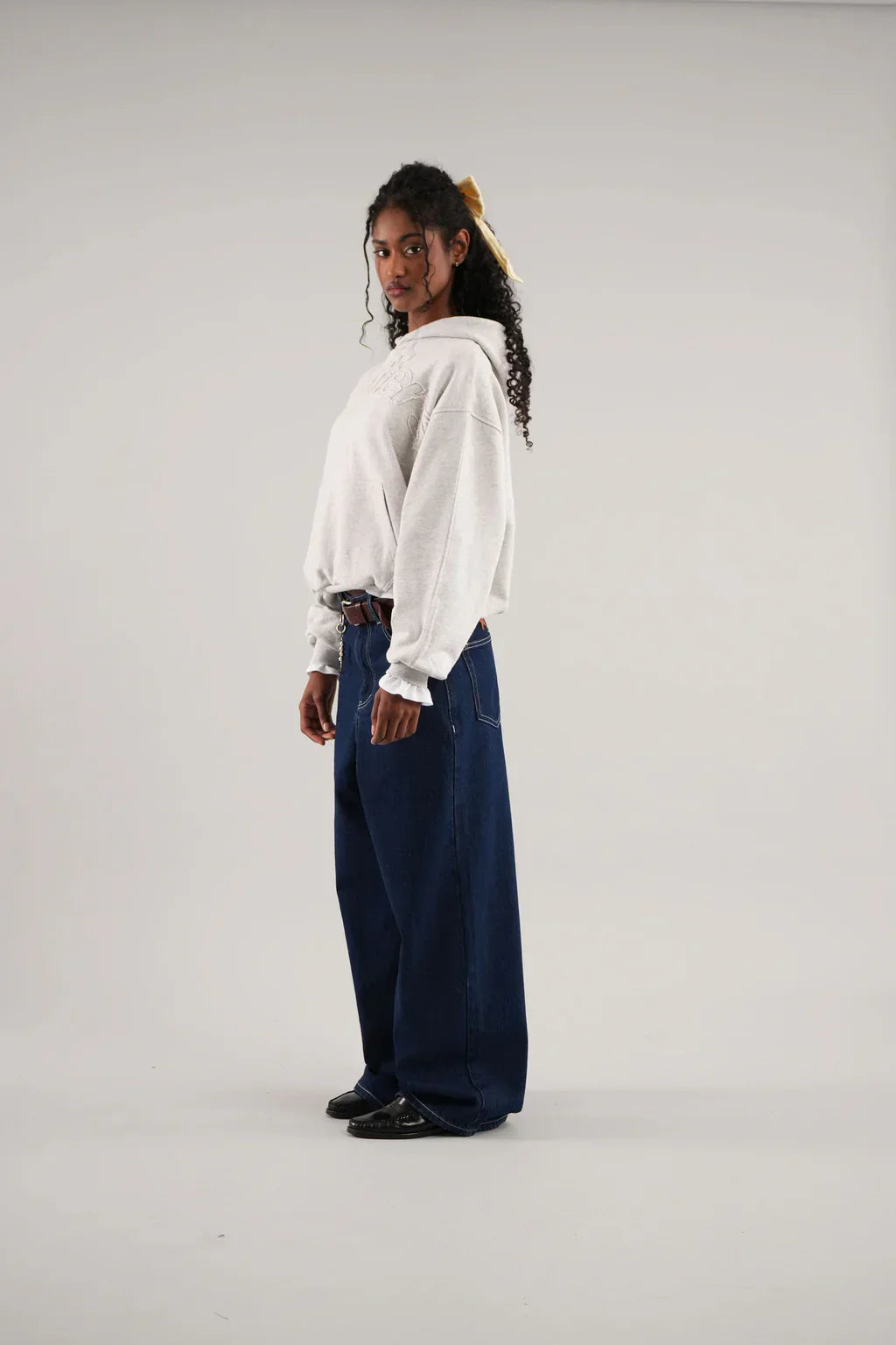 Leonie | Moderner Raw Worldwide Hoodie für Damen