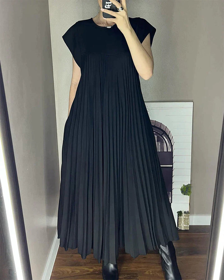 FERN Ärmelloses Faltenkleid für sommerliche Eleganz und Leichtigkeit