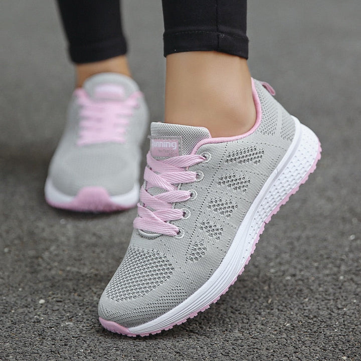 Cindy | Freizeitschuhe für Frauen mit leichter Sohle und Stoffeinsatz