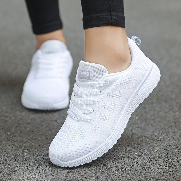 Cindy | Freizeitschuhe für Frauen mit leichter Sohle und Stoffeinsatz